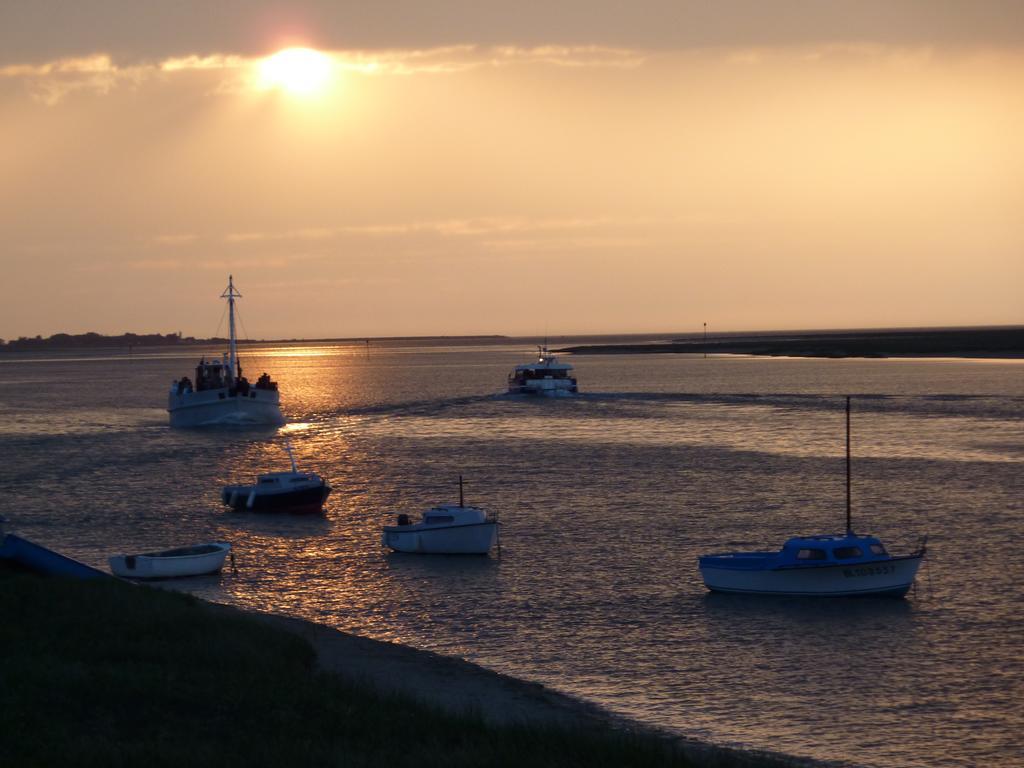 Gites La Baie Des Remparts Meuble Les Avocettes 索姆河畔的圣瓦列里 外观 照片